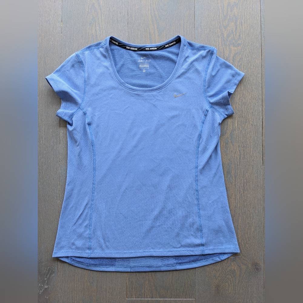 Nike Women's Breathable Dri-FIT Short-Sleeve Top, Size M, Lilac, Like-New